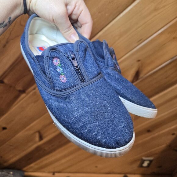 AMERICAN SWEETHEART WOMENS SLIP ON SNEAKERS ZIPPER SIZE‎ 7.5M KED STYLE DENIM - Picture 1 of 8
